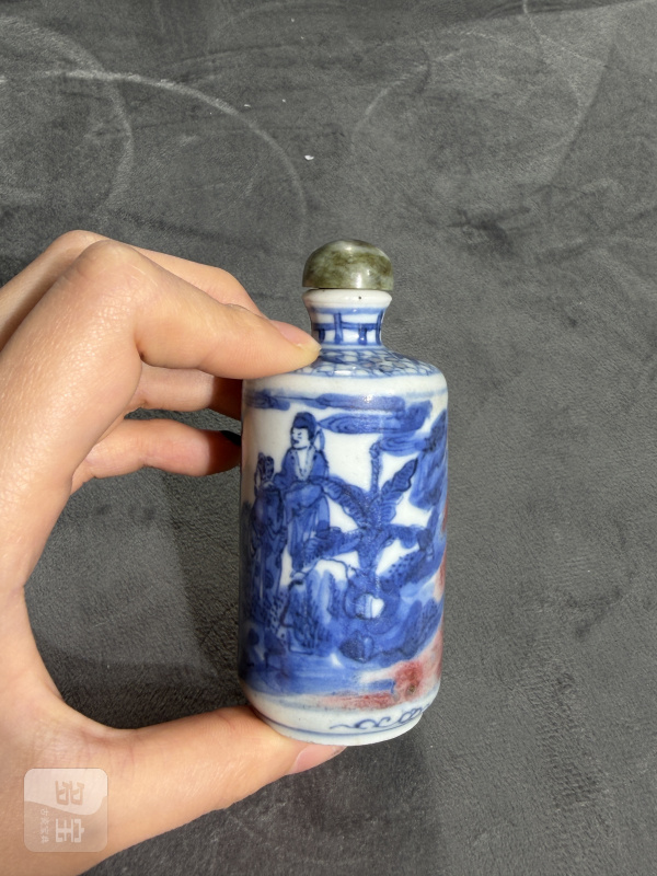 清中期青花釉里红神仙人物故事图鼻烟壶 - 图4